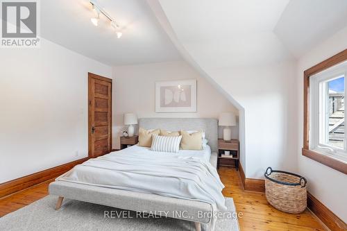 707 Gladstone Avenue, Toronto (Dovercourt-Wallace Emerson-Junction), ON - Indoor Photo Showing Bedroom