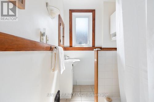 707 Gladstone Avenue, Toronto (Dovercourt-Wallace Emerson-Junction), ON - Indoor Photo Showing Bathroom