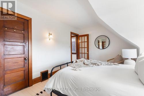 707 Gladstone Avenue, Toronto (Dovercourt-Wallace Emerson-Junction), ON - Indoor Photo Showing Bedroom