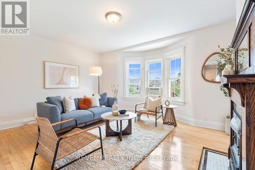 707 Gladstone Avenue, Toronto (Dovercourt-Wallace Emerson-Junction), ON - Indoor Photo Showing Living Room