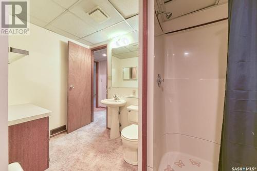 97 Edelweiss Crescent, Moose Jaw, SK - Indoor Photo Showing Bathroom