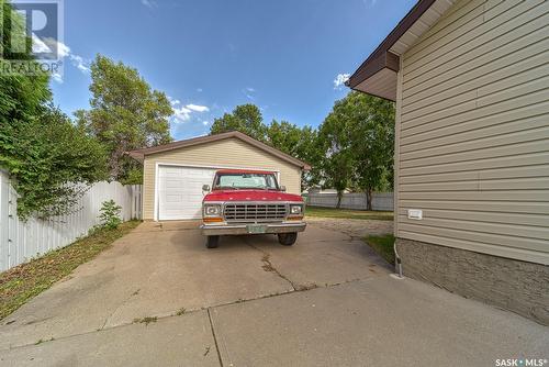 97 Edelweiss Crescent, Moose Jaw, SK - Outdoor With Exterior