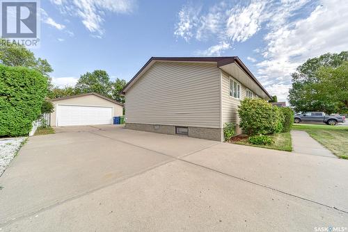 97 Edelweiss Crescent, Moose Jaw, SK - Outdoor With Exterior