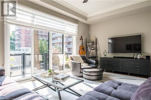 255 Park Street S, Hamilton, ON - Indoor Photo Showing Living Room