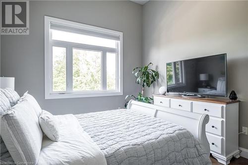 255 Park Street S, Hamilton, ON - Indoor Photo Showing Bedroom