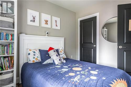 255 Park Street S, Hamilton, ON - Indoor Photo Showing Bedroom