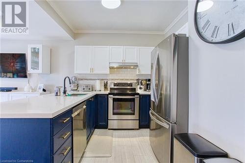 94 Benziger Lane, Stoney Creek, ON - Indoor Photo Showing Kitchen With Upgraded Kitchen