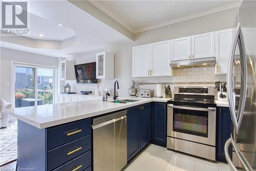 94 Benziger Lane, Stoney Creek, ON - Indoor Photo Showing Kitchen