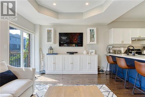 94 Benziger Lane, Stoney Creek, ON - Indoor Photo Showing Living Room