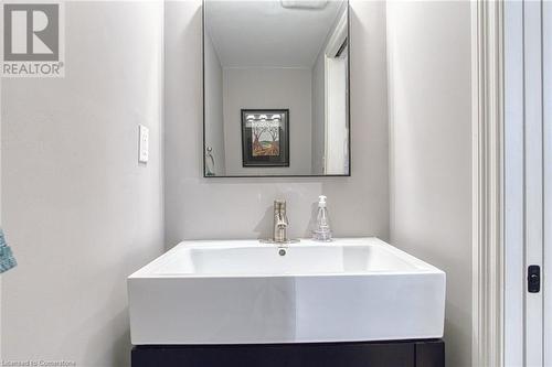 94 Benziger Lane, Stoney Creek, ON - Indoor Photo Showing Bathroom