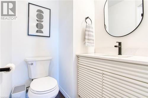 94 Benziger Lane, Stoney Creek, ON - Indoor Photo Showing Bathroom