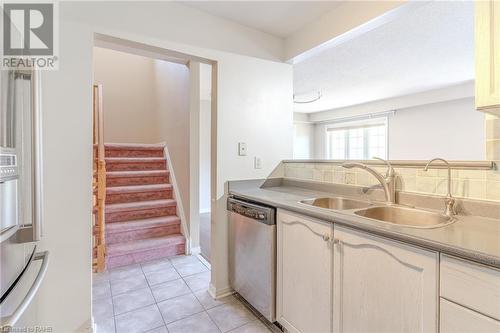 14 Cox Boulevard Unit# 12, Markham, ON - Indoor Photo Showing Kitchen With Double Sink