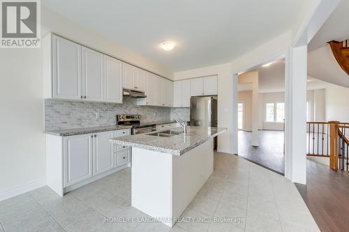 117 Kennedy Boulevard, New Tecumseth, ON - Indoor Photo Showing Kitchen With Double Sink With Upgraded Kitchen