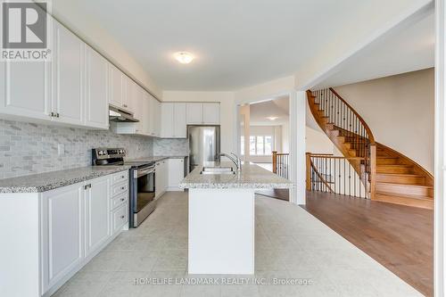 117 Kennedy Boulevard, New Tecumseth, ON - Indoor Photo Showing Kitchen With Stainless Steel Kitchen With Upgraded Kitchen