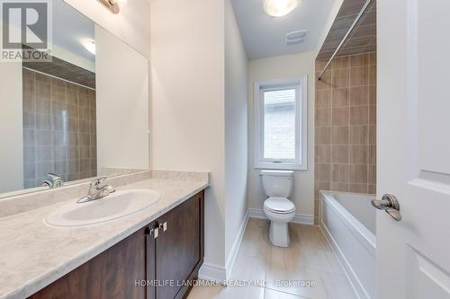 117 Kennedy Boulevard, New Tecumseth, ON - Indoor Photo Showing Bathroom