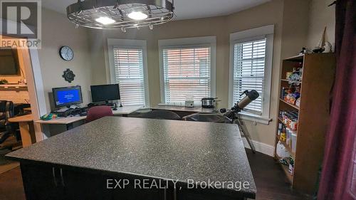 47 Albert Street, St. Catharines, ON - Indoor Photo Showing Dining Room