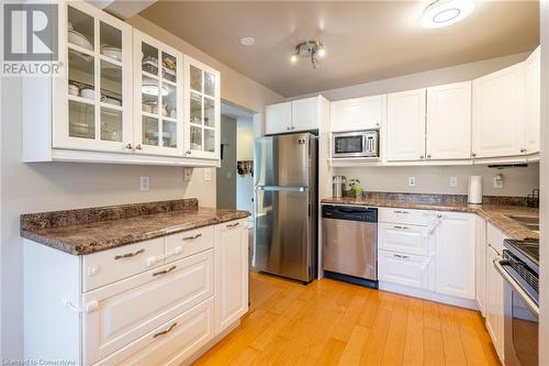 657 Francis Road Unit# 3, Burlington, ON - Indoor Photo Showing Kitchen