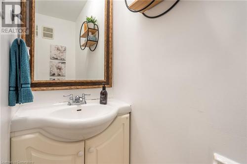 657 Francis Road Unit# 3, Burlington, ON - Indoor Photo Showing Bathroom