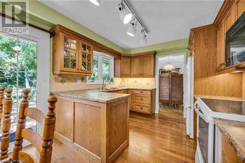 20 Cedar Street, Waterdown, ON - Indoor Photo Showing Kitchen