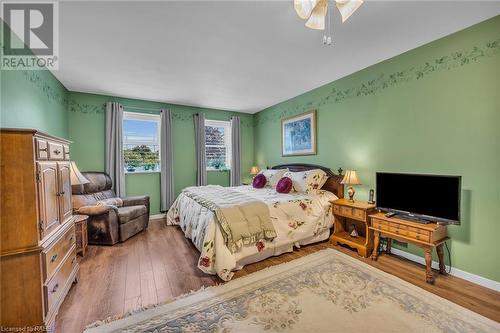 20 Cedar Street, Waterdown, ON - Indoor Photo Showing Bedroom