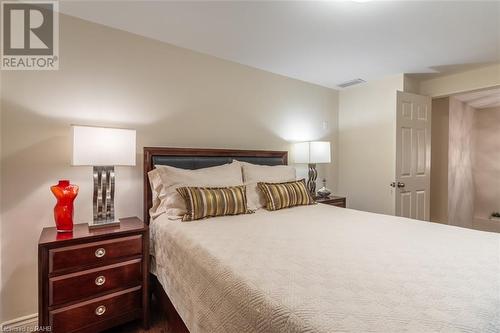 1245 Hammond Street, Burlington, ON - Indoor Photo Showing Bedroom