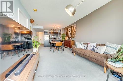 4512 - 11 Brunel Court, Toronto (Waterfront Communities), ON - Indoor Photo Showing Living Room