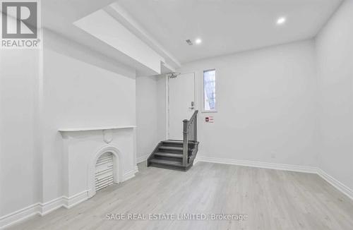 101 - 414 Dundas Street E, Toronto, ON - Indoor Photo Showing Other Room