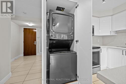 205 - 39 Galleria Parkway N, Markham (Commerce Valley), ON - Indoor Photo Showing Laundry Room