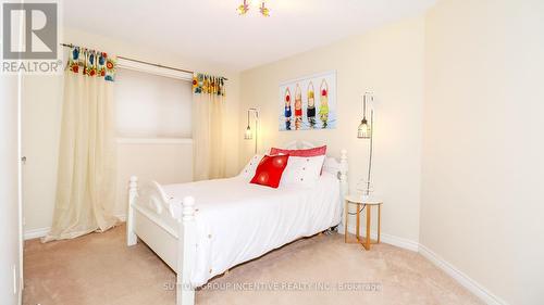 137 Dean Avenue, Barrie (Painswick South), ON - Indoor Photo Showing Bedroom