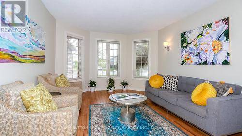 137 Dean Avenue, Barrie, ON - Indoor Photo Showing Living Room