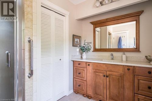 35 Terrace Drive, Dundas, ON - Indoor Photo Showing Bathroom