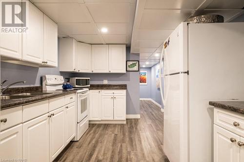 35 Terrace Drive, Dundas, ON - Indoor Photo Showing Kitchen With Double Sink