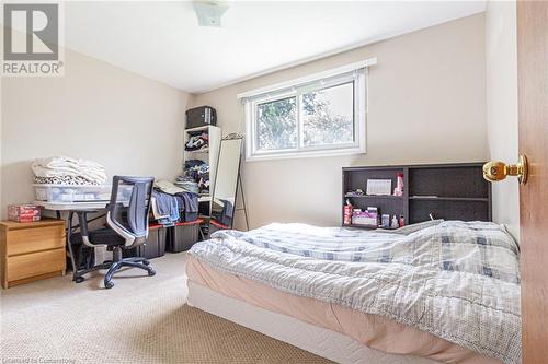 1340 Bunnell Drive, Burlington, ON - Indoor Photo Showing Bedroom