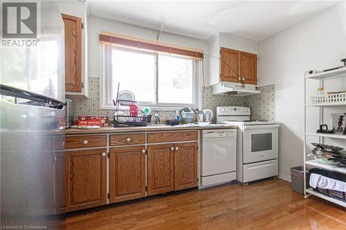 1340 Bunnell Drive, Burlington, ON - Indoor Photo Showing Kitchen