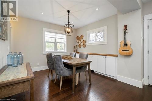 108 Main Street S, Waterdown, ON - Indoor Photo Showing Dining Room