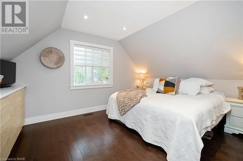 108 Main Street S, Waterdown, ON - Indoor Photo Showing Bedroom