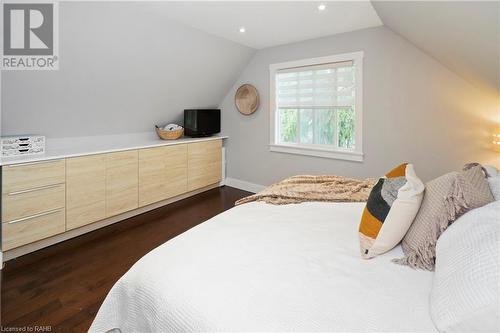 108 Main Street S, Waterdown, ON - Indoor Photo Showing Bedroom