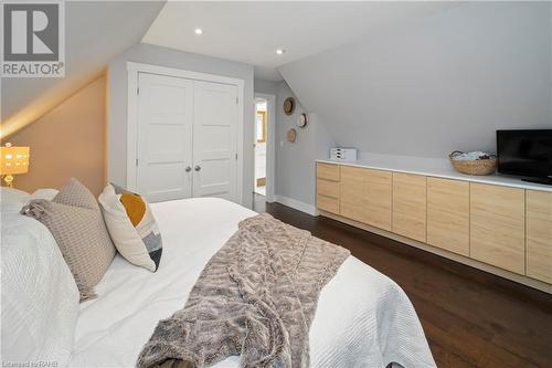 108 Main Street S, Waterdown, ON - Indoor Photo Showing Bedroom