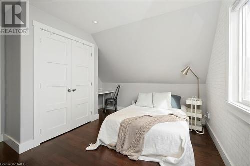 108 Main Street S, Waterdown, ON - Indoor Photo Showing Bedroom