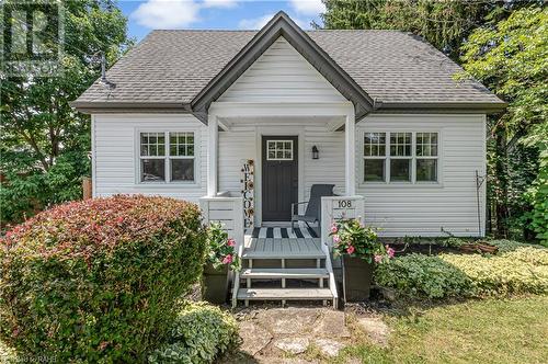 108 Main Street S, Waterdown, ON - Outdoor