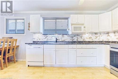 128 Cook Avenue, Ridgeway, ON - Indoor Photo Showing Kitchen