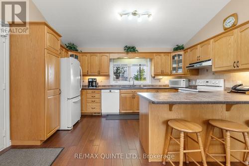 124 County Road 3, Prince Edward County (Ameliasburgh), ON - Indoor Photo Showing Kitchen