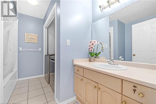 20 Courtland Drive Unit# 12, Brantford, ON - Indoor Photo Showing Bathroom