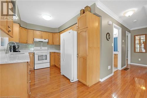 20 Courtland Drive Unit# 12, Brantford, ON - Indoor Photo Showing Kitchen