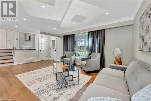 3 Forest Road, Grimsby, ON - Indoor Photo Showing Living Room