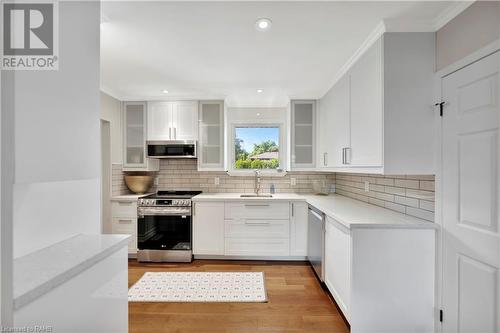 3 Forest Road, Grimsby, ON - Indoor Photo Showing Kitchen With Upgraded Kitchen