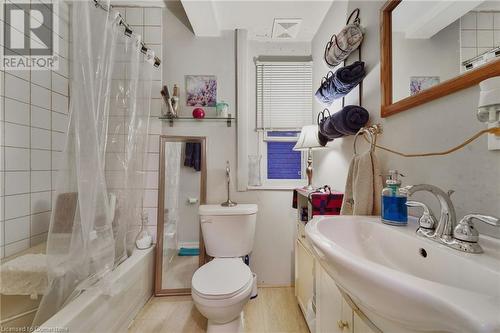 275 Dunsmure Road, Hamilton, ON - Indoor Photo Showing Bathroom