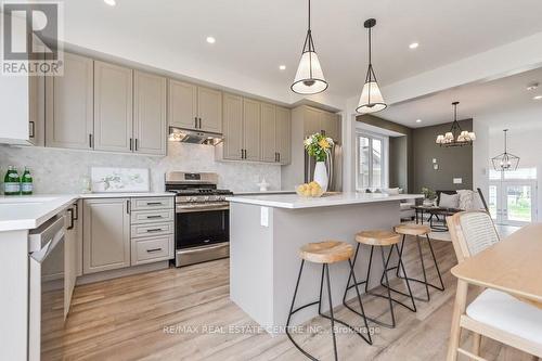 70 Harpin Way W, Centre Wellington (Fergus), ON - Indoor Photo Showing Kitchen With Upgraded Kitchen