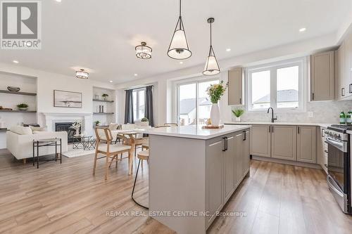 70 Harpin Way W, Centre Wellington (Fergus), ON - Indoor Photo Showing Kitchen With Upgraded Kitchen