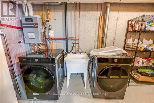 8714 Upper Canada Drive, Niagara Falls, ON - Indoor Photo Showing Laundry Room